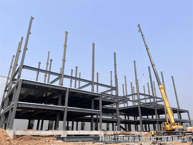 信阳钢结构景观桥施工 融合混凝土与钢构的城市新地标